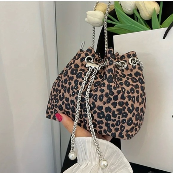 Crossbody Animal Print Pocketbook on chain cellphone  small item bag - Picture 5 of 13